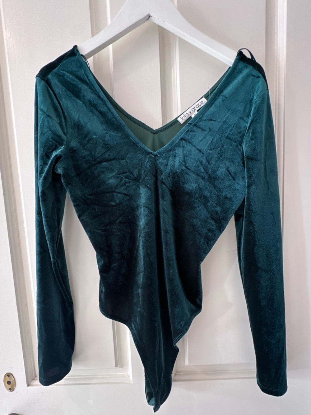 LOLA GRACE Emerald Velvet V-Neck Long Sleeve Bodysuit in Small
